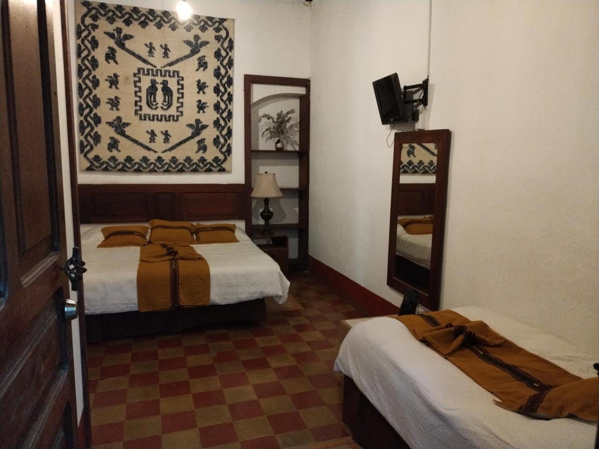 Hotel Casa Chapultepec Cobán Екстериор снимка